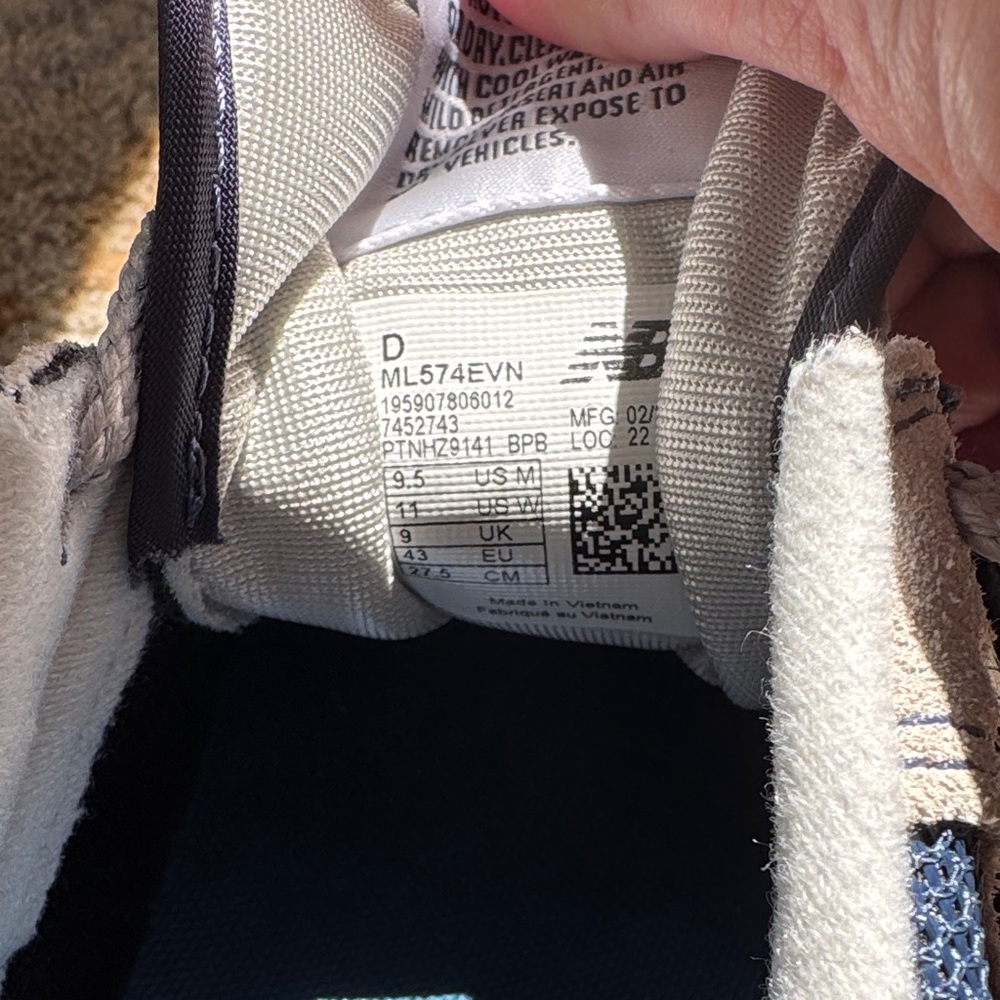 New Balance Unisex Navy and White Retro classic 574 Sneakers - Picture 9 of 16